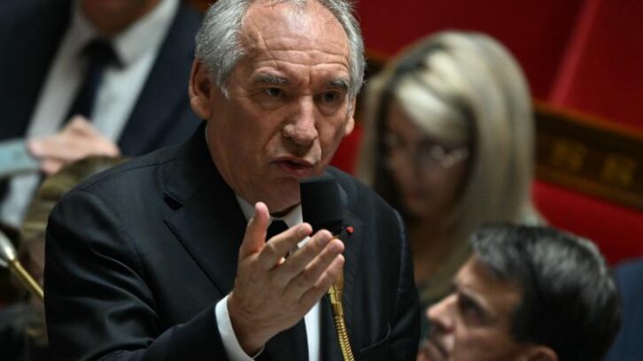 Image à la une de Retraites: la gauche veut censurer Bayrou, le RN renvoie aux budgets