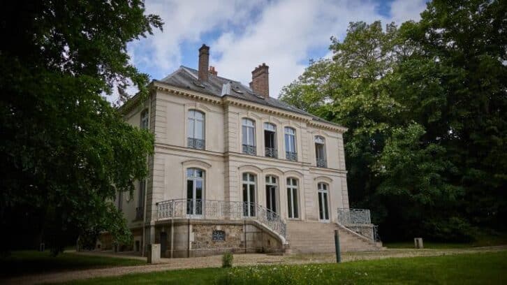 Image à la une de La “villa en dehors de Paris” de Karl Lagerfeld vendue près de 4,7 millions d’euros