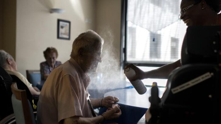 Image à la une de Dans un hôpital gériatrique de Lyon, des seniors à l’abri de la canicule