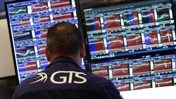 Image à la une de Wall Street termine en ordre dispersé, entre budget américain et indicateurs