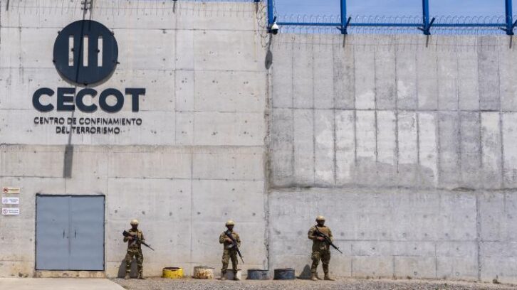 Image à la une de Etats-Unis: un migrant expulsé par erreur vers le Salvador dit y avoir été torturé