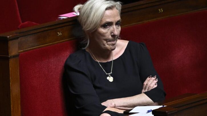 Image à la une de Budget: Le Pen n’a pas encore décidé de censurer mais a peu de confiance en Bayrou