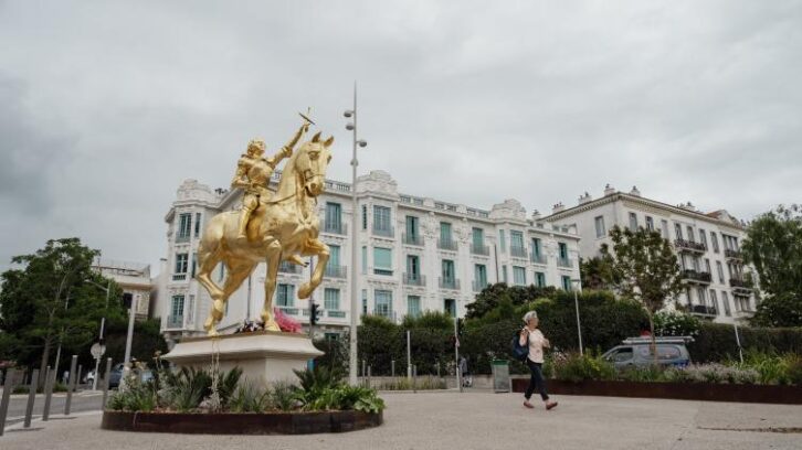 Image à la une de Procédure contre symbole: tensions autour d’une statue de Jeanne d’Arc à Nice
