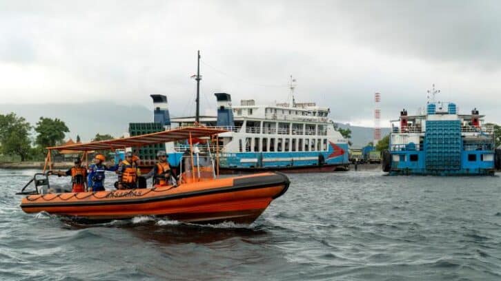 Image à la une de Indonésie: reprise des recherches après le naufrage d’un ferry