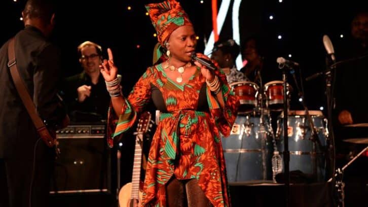 Image à la une de Angélique Kidjo en “joie” d’être la première chanteuse africaine honorée sur le “Walk of Fame”