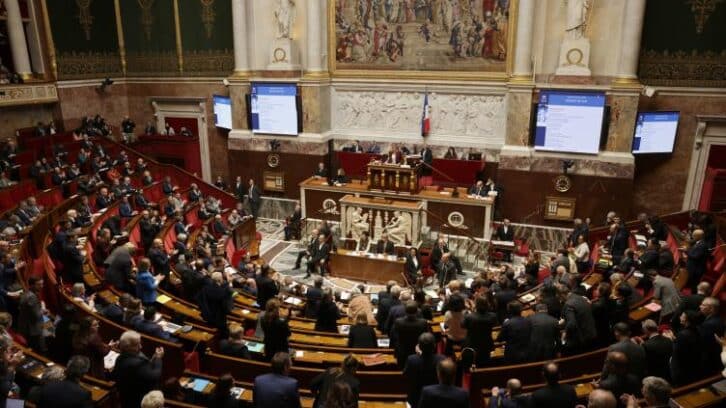 Image à la une de Assemblée: vers un vote pour la restitution du tambour parleur à la Côte d’Ivoire