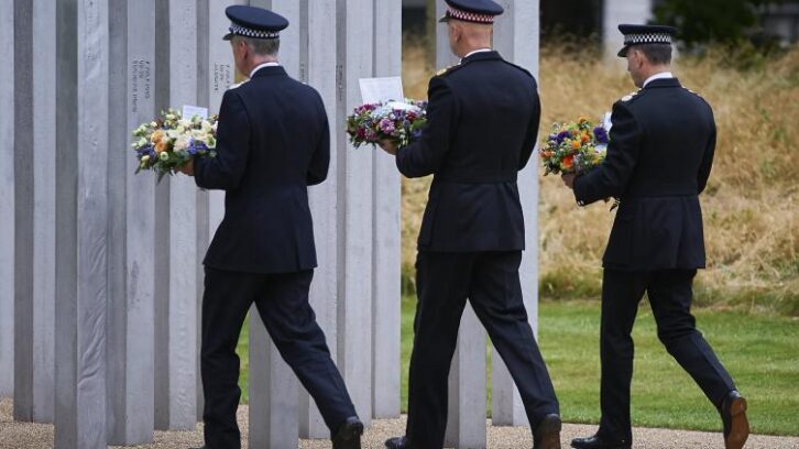 Image à la une de Recueillement au Royaume-Uni pour les commémorations des attentats jihadistes de juillet 2005