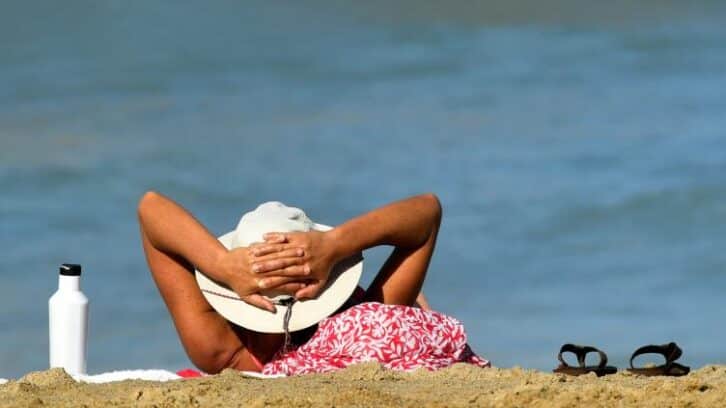 Image à la une de “Préparer” sa peau au soleil : de nombreuses idées fausses et des risques
