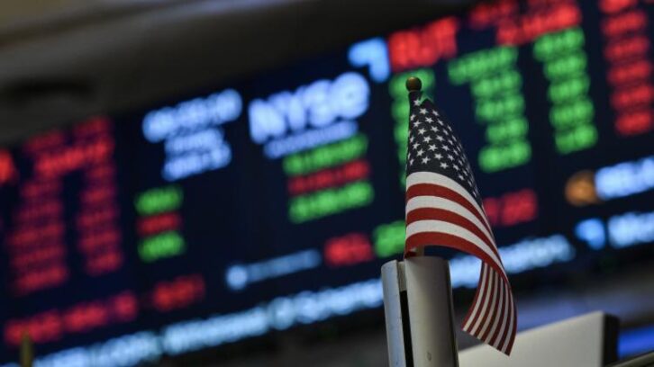 Image à la une de Wall Street termine en baisse, encaisse les dernières annonces commerciales