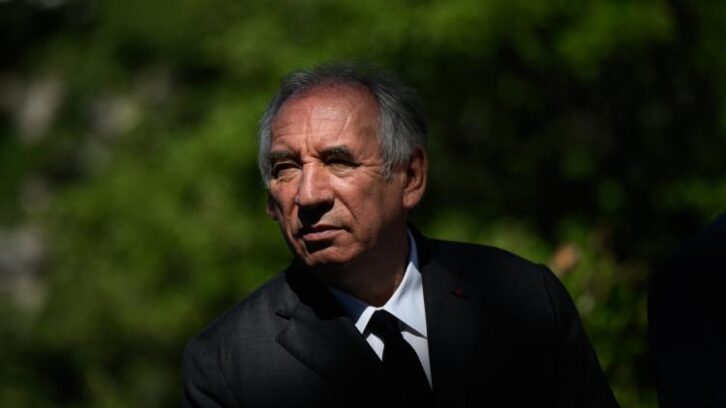 Image à la une de Bayrou à Chartres pour renforcer le rôle des préfets