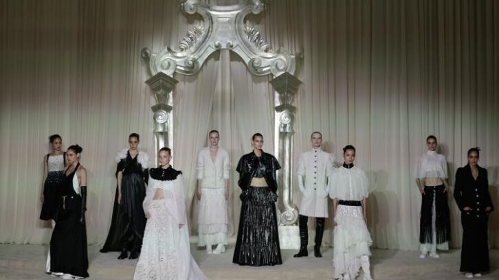 Image à la une de Chanel: un hiver confortable et glamour avant l’arrivée de Matthieu Blazy