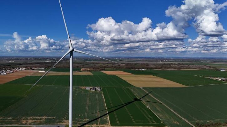 Image à la une de Energie: le Sénat approuve à nouveau sa loi de programmation, malgré la discorde gouvernementale