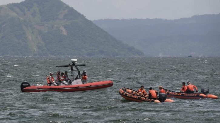 Image à la une de Philippines: début des recherches pour retrouver les corps de disparus liés aux combats de coqs
