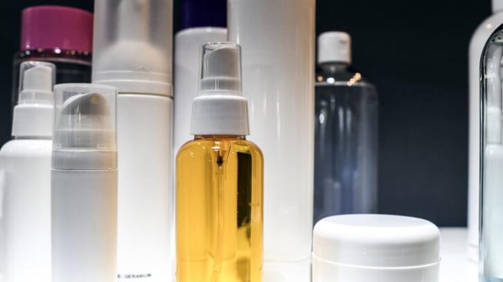 Image à la une de Cosmétiques: derrière le phénomène des “dupes”, des dangers pour la santé