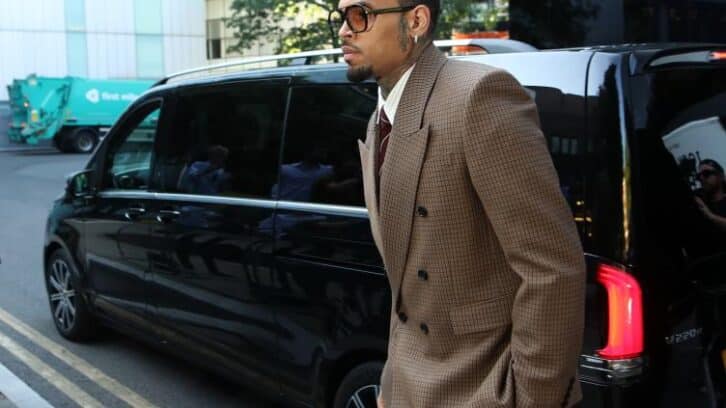 Image à la une de Accusé d’agression, le chanteur Chris Brown plaide non coupable de nouvelles charges