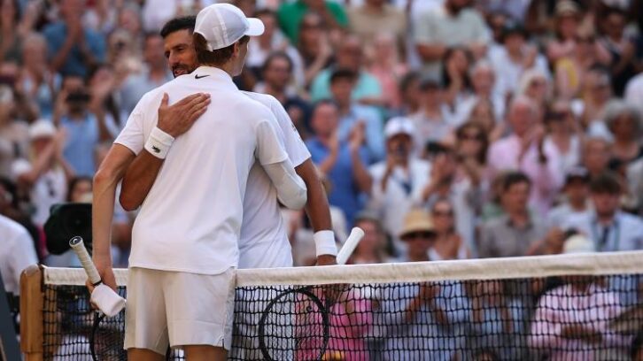 Image à la une de Tennis: Sinner bat Djokovic et se qualifie pour sa première finale à Wimbledon