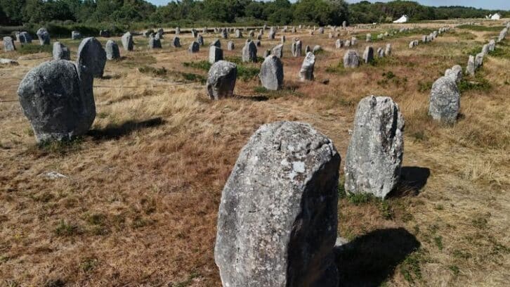 Image à la une de Les mégalithes de Carnac, premier site breton inscrit par l’Unesco au patrimoine mondial