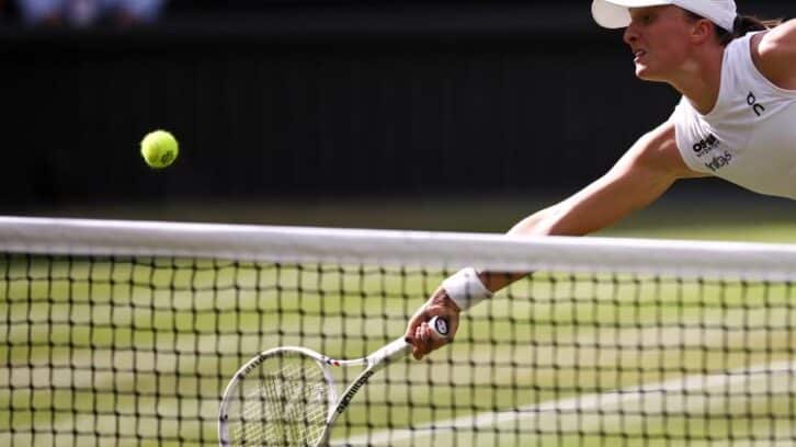 Image à la une de Tennis: Iga Swiatek gagne son premier Wimbledon en battant Anisimova 6-0, 6-0