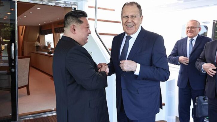 Image à la une de Kim assure Lavrov de son soutien “inconditionnel” contre l’Ukraine