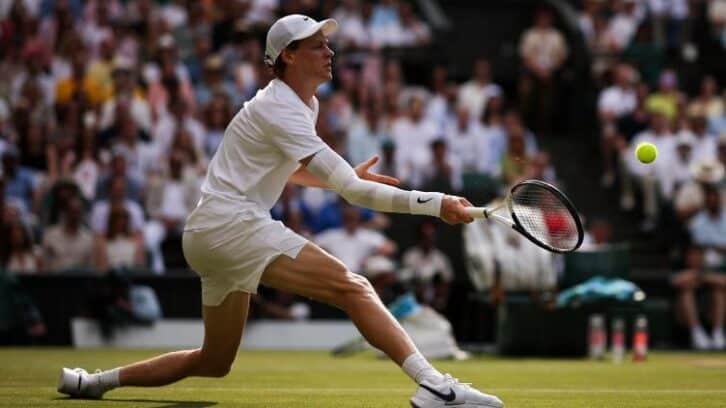 Image à la une de Tennis: Sinner prend sa revanche sur Alcaraz et gagne son premier titre à Wimbledon
