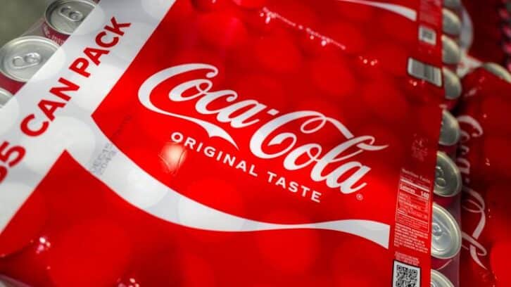 Image à la une de Toujours bien sucré, mais différemment: Coca-Cola passe au sucre de canne, se réjouit Trump