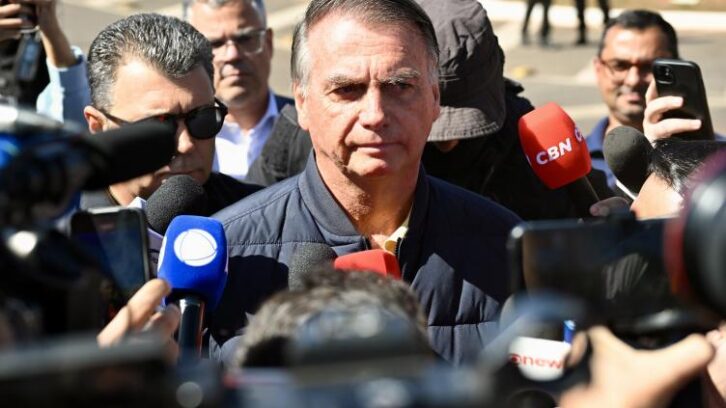 Image à la une de Brésil: la pression judiciaire s’accroît sur Bolsonaro malgré le soutien de Trump