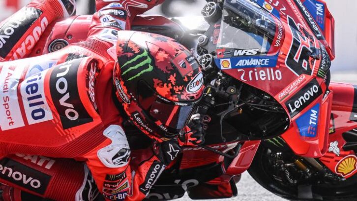 Image à la une de MotoGP: Bagnaia en pole en République tchèque devant Marc Marquez et Quartararo