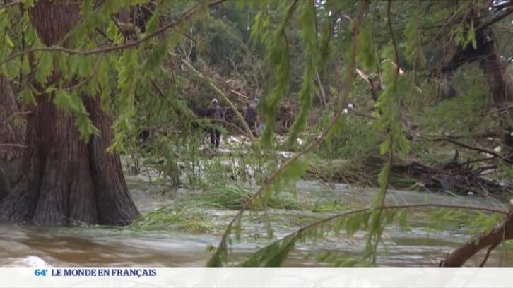Image à la une de Inondations au Texas : l’espoir s’amenuise