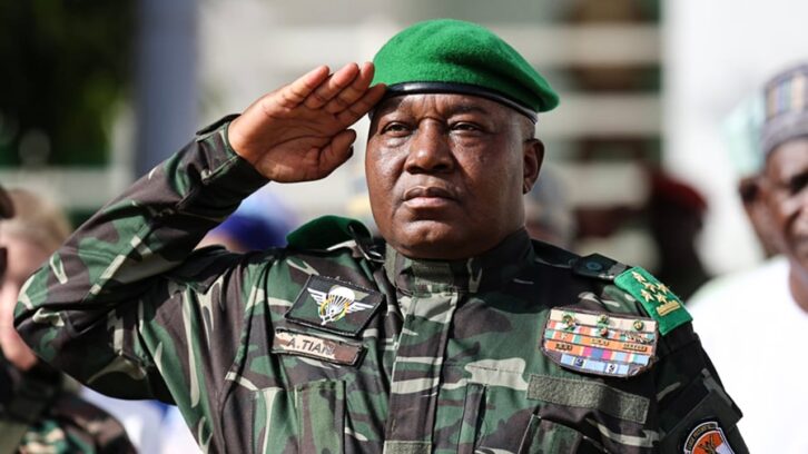 Image à la une de « Plus vite que Goïta, plus fort que Traoré » : Tiani, souverainiste en chef au Sahel, général en échec au Niger