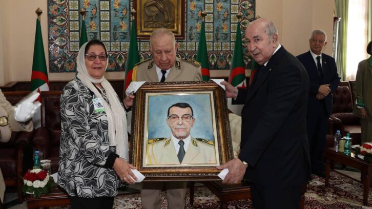 Image à la une de En Algérie, un hommage tardif mais significatif pour le général Hocine Benhadid, opposant résolu à Bouteflika