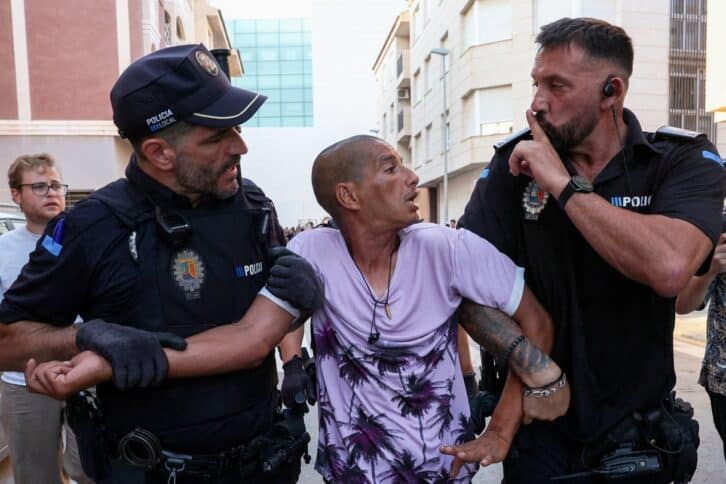 Image à la une de Violences xénophobes en Espagne : l’extrême droite souffle sur les braises du racisme anti-marocain