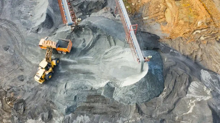Image à la une de SECTEUR EXTRACTIF – La Chambre des mines évoque un “flou” dans le processus de révision de la LGIM