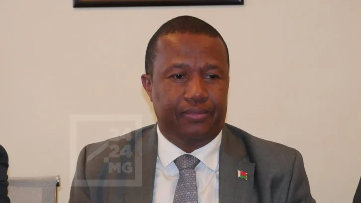 Image à la une de GOUVERNEMENT – Valéry Ramonjavelo démis de ses fonctions de ministre des Transports et de la météorologie