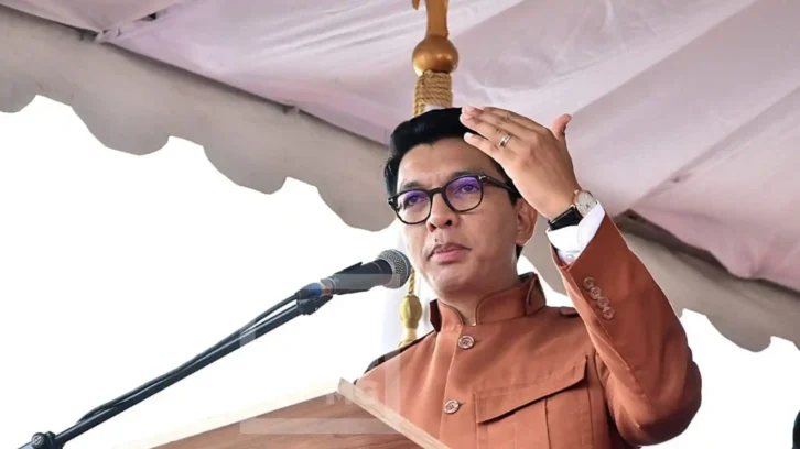 Image à la une de SUSPICION D’EMPOISONNEMENT – Andry Rajoelina convoque les ministres pour répondre en direct sur les chaînes publiques aux questions sur l’affaire Ambohimalaza