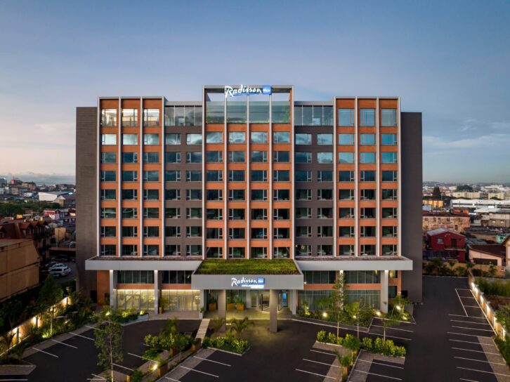 Image à la une de Radisson Madagascar : une triple certification internationale SafeHotels, symbole d’un engagement responsable