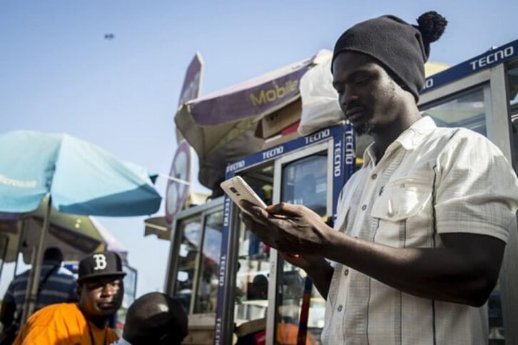 Image à la une de Cameroun : Orange et MTN de nouveau maintenus sous pression du régulateur