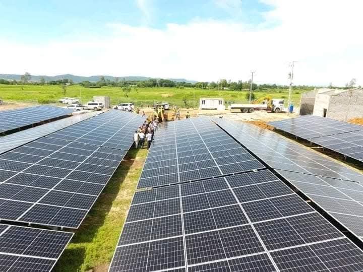 Image à la une de DÉLESTAGE –  La centrale solaire d’Ambatomirahavavy hors service