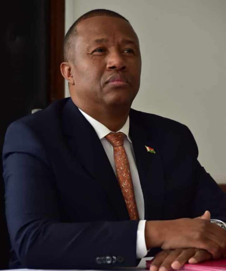 Image à la une de IMMATRICULATION DES BOEING 777 –  Ramonjavelo défend ses démarches