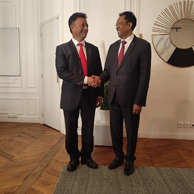 Image à la une de Ravalomanana et Rajaonarimampianina – Alliance pour des causes antipatriotiques !