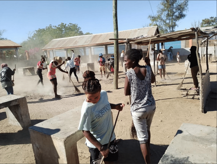 Image à la une de TOLIARA – Nettoyage des plages de Mangily et d’Ifaty