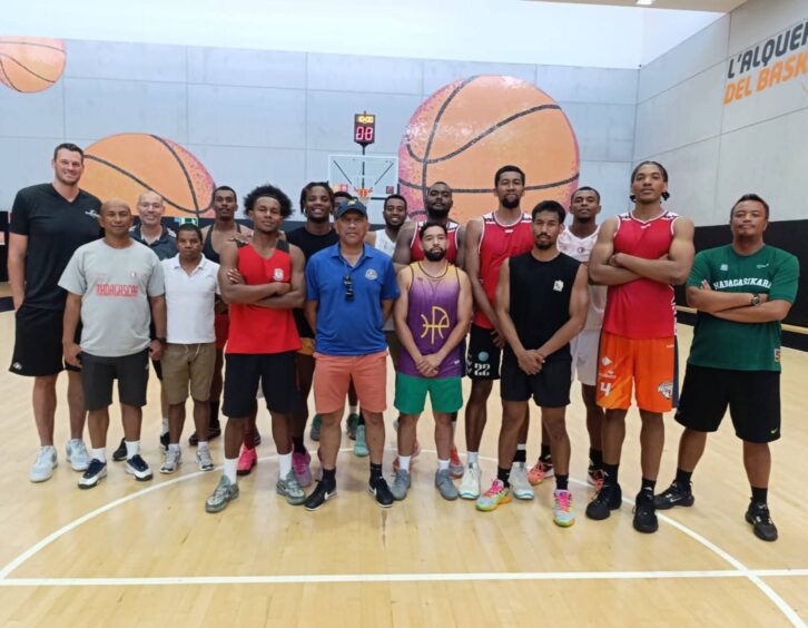 Image à la une de BASKETBALL – Madagascar signe une courte victoire historique contre le Sénégal en match amical de préparation à l’Afrobasket