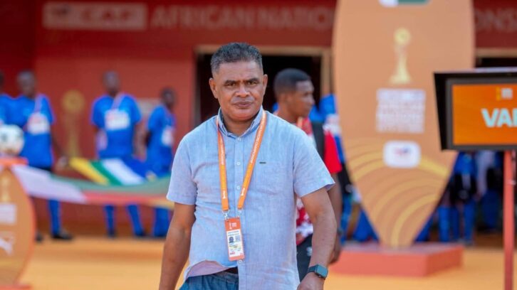 Image à la une de FOOTBALL – Romuald “Rôrô” Rakotondrabe salue la performance de ces joueurs après la qualification en quarts de finale du Chan