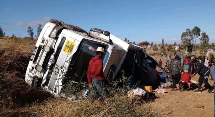Image à la une de RN13 – Accident meurtrier d’un autocar à Betroka