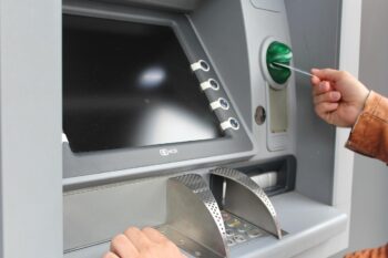 Image à la une de PROTECTION DES CONSOMMATEURS – L’opérationnalisation du Fonds de garantie des dépôts annoncée pour 2026