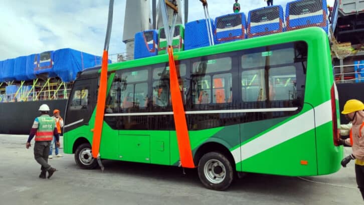Image à la une de Mobilité à Tana : Une troisième vague de 169 bus FOTON débarque à Toamasina
