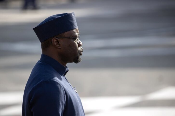 Image à la une de Ouattara candidat, Sonko et le souverainisme économique, présidentielle au Cameroun, Maroc-Algérie et putsch raté en RDC : les 5 infos qu’il ne fallait pas rater