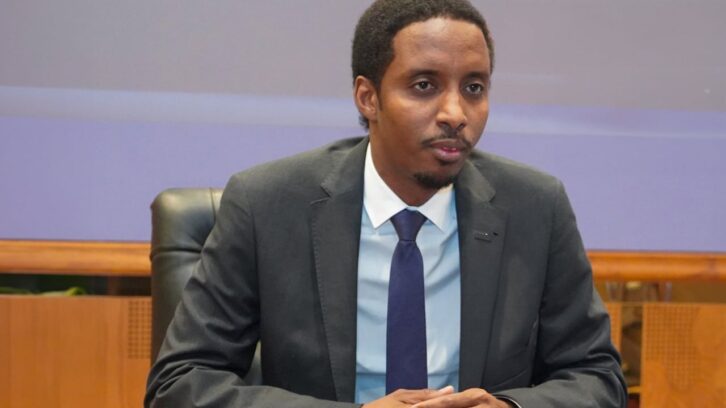 Image à la une de Du combat anti-Déby au gouvernement : Gassim Cherif Mahamat, itinéraire d’un rebelle devenu ministre