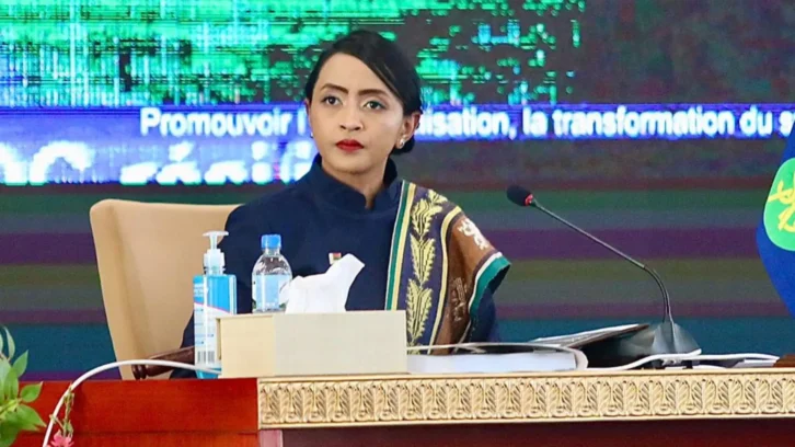 Image à la une de RAFARAVAVITAFIKA RASATA, MINISTRE DES AFFAIRES ETRANGERES – “Nous souhaitons que Madagascar soit perçu comme un catalyseur de solutions, capable de bâtir des ponts entre les États”