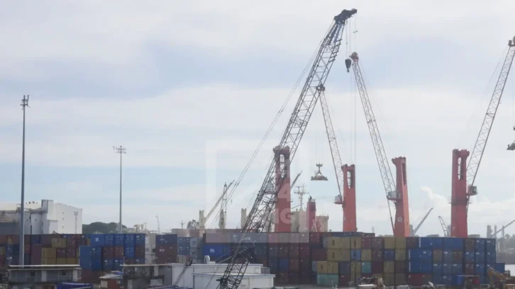 Image à la une de IMPORT-EXPORT – Un déficit commercial de 1 278,1 millions de dollars pour Madagascar au premier semestre de 2025
