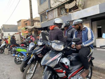 Image à la une de Comment la Commune d’Antananarivo compte-t-elle encadrer l’essor des taxis-moto ?